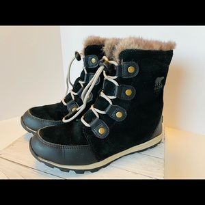 Sorel Whitney Winter Boots - pair 2/2